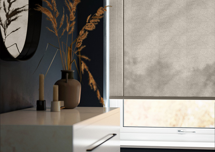 Pompeii Voile, Umber - Roller Blind - Image 5